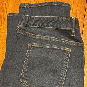 Eddie Bauer women’s curvy  Straight Cut Jeans in Deep indigo